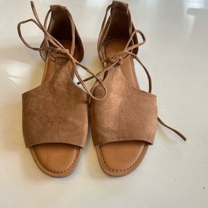 Universal thread sandals